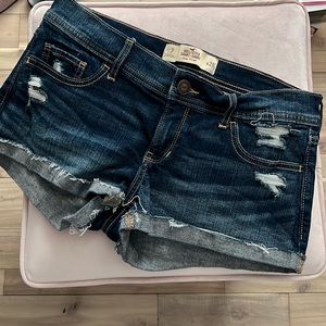 HOLLISTER low rise distressed denim short shorts dark wash size 7 w 28